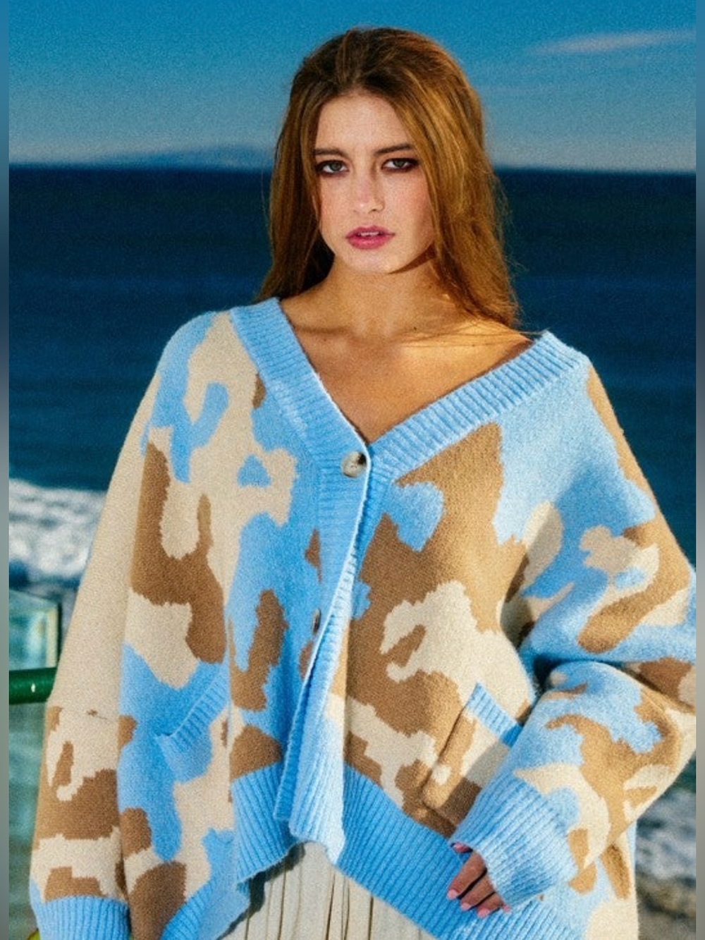 Bucketlist Oversized V-Neck Sweater in Sky Blue and Camel size Medium